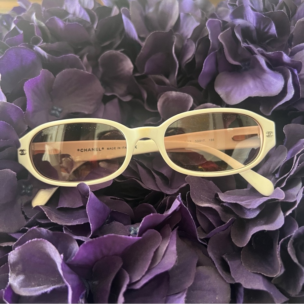 CHANEL Slim‎ Sunglasses w/swarovski Stone at the Frame Original Lens w/hardcase